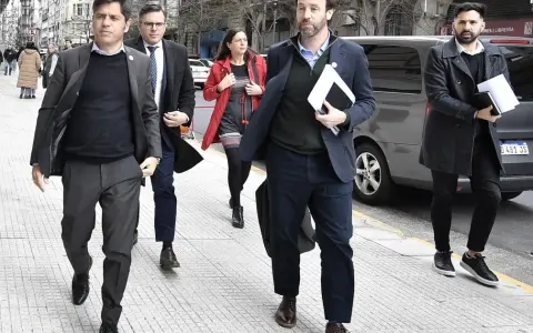 Conflicto de Deuda entre la Provincia de Buenos Aires y el Gobierno Nacional: Kicillof Recurre a la Corte Suprema