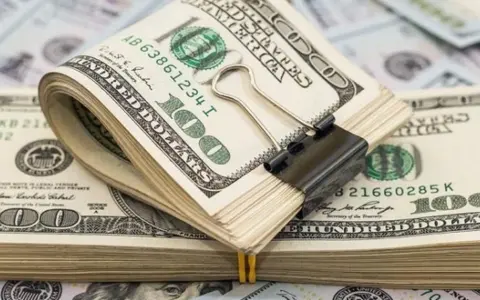 El Dólar en Caída: Análisis de la Tercera Baja Consecutiva y sus Implicancias Económicas