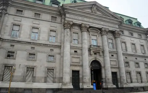 Bancos Públicos Refuerzan Líneas de Préstamos para Aliviar la Mora Bancaria
