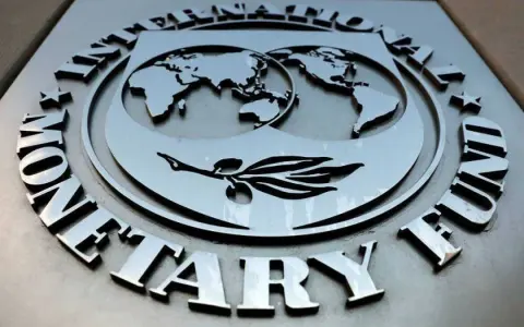 El FMI Aprueba Desembolso y Valora el Cambio de Rumbo Económico en Argentina