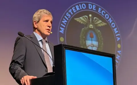Anuncio del Gobierno sobre la Gestión de Pagos de Deuda hasta 2027