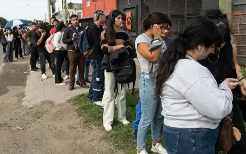 Caída de la masa salarial y empresas empleadoras en Argentina