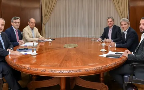 Reunión de la Unión Industrial con el Ministro de Economía: Demandas de Reducción Impositiva