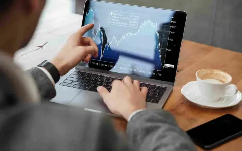 Incorporación de la Comisión Especial de Finanzas al CPCE: Informe Mensual para Matriculados