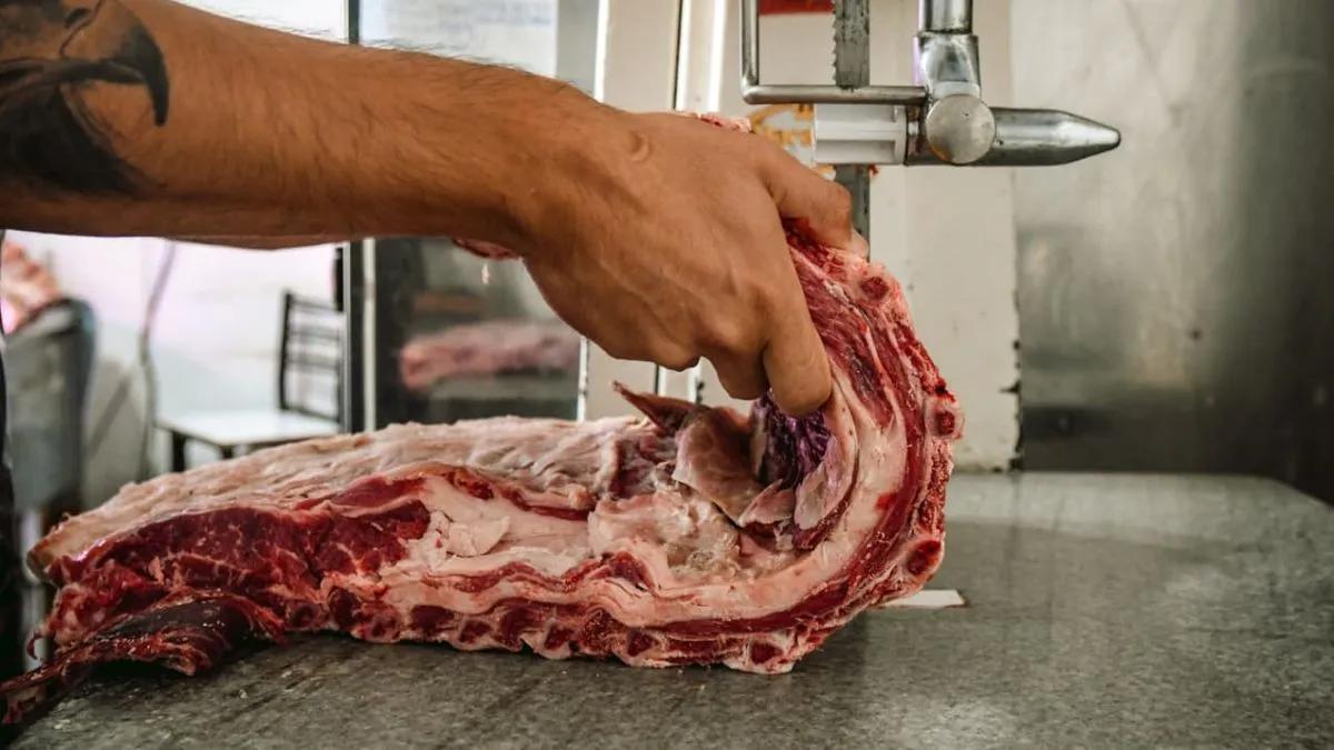 Impacto de la Inflación en los Sueldos Municipales: Análisis del Aumento de la Carne Vacuna