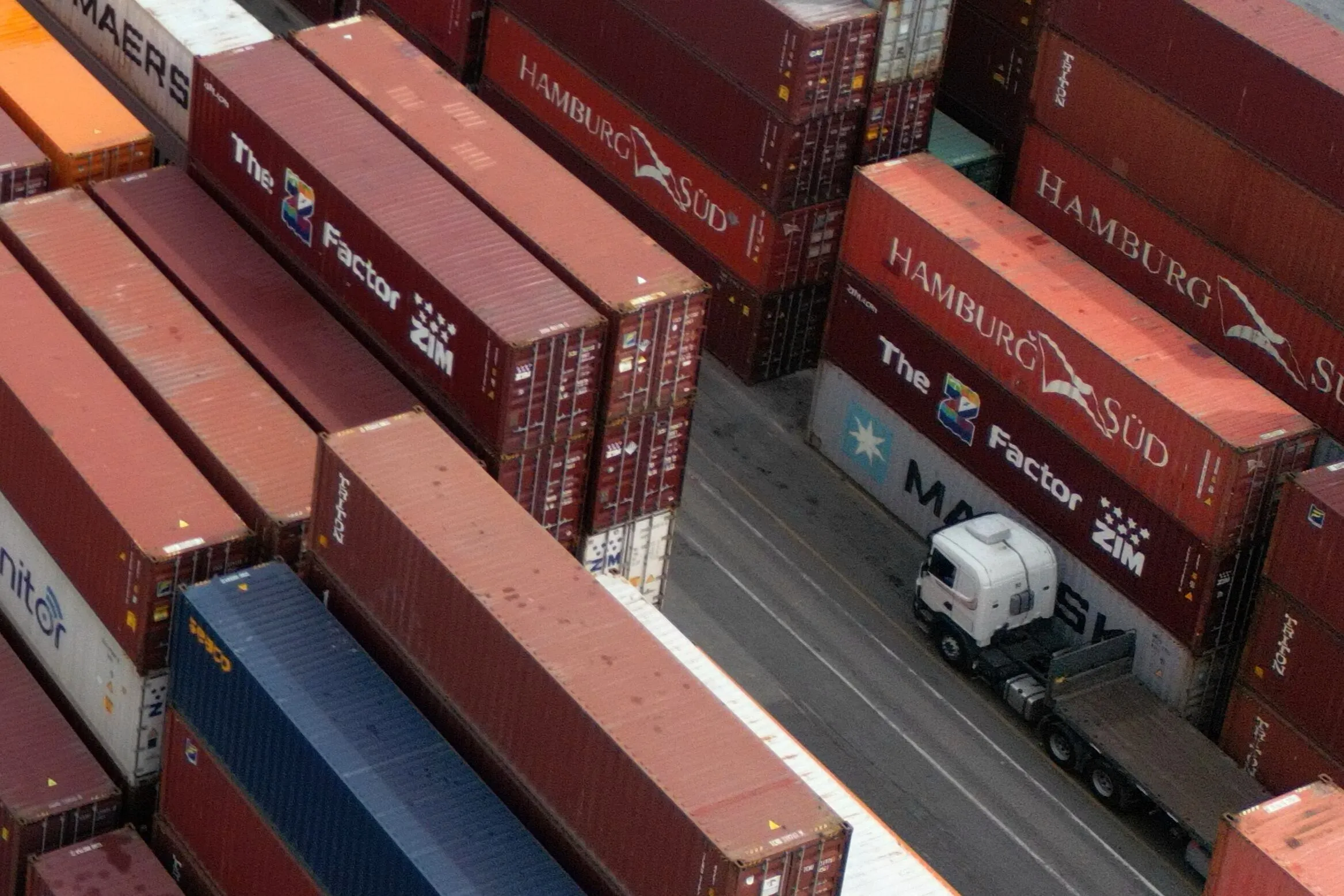 Déficit Comercial en Argentina: Análisis del Impacto en las Reservas