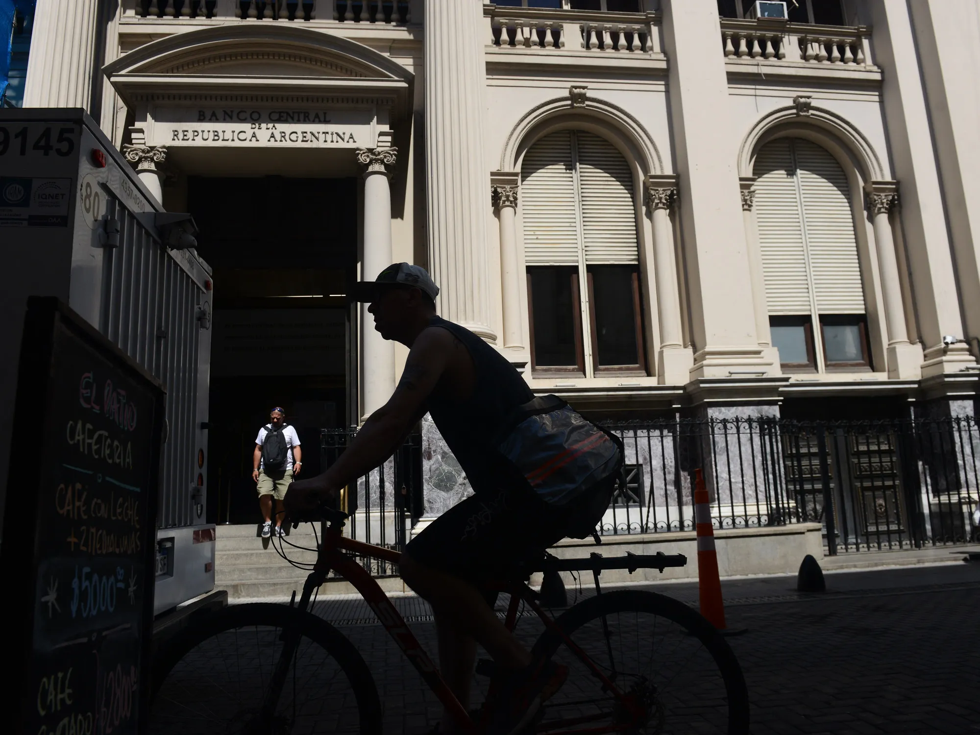 Desafíos del Banco Central: Acumulación de Reservas y Compromisos con el FMI