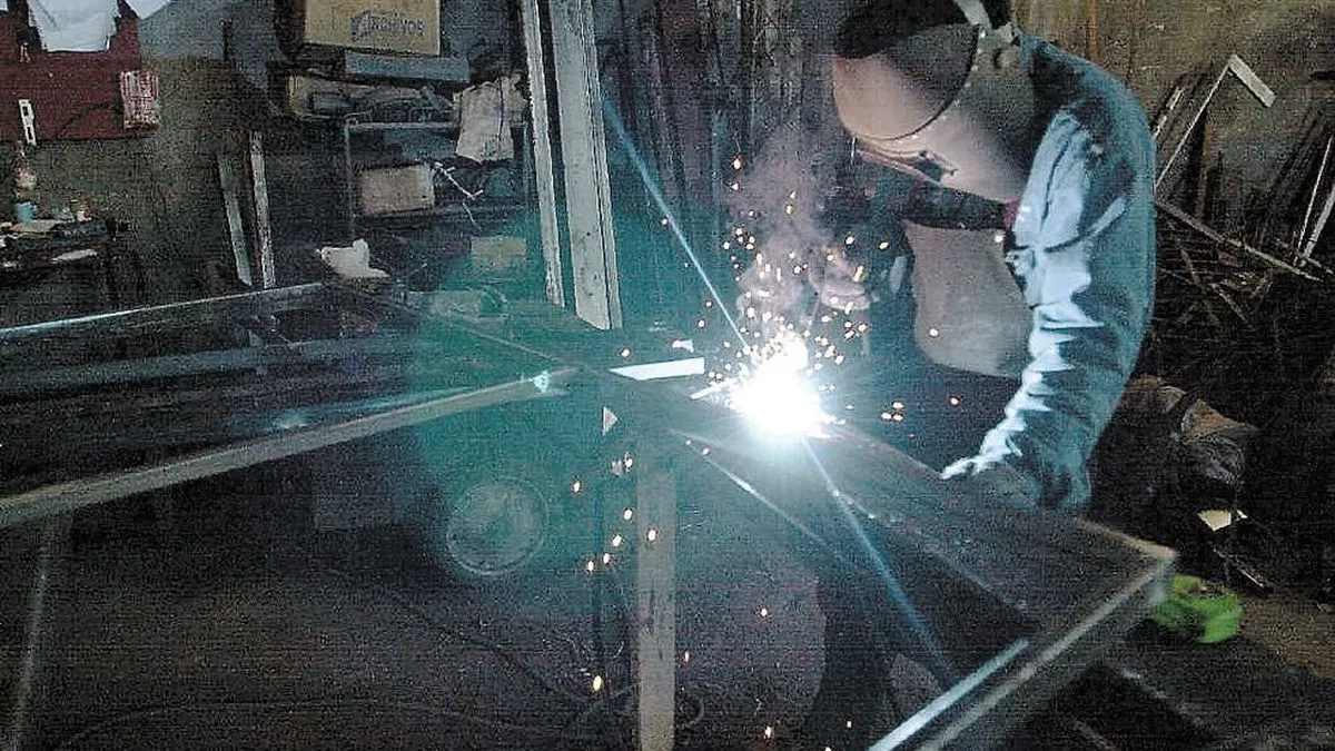 Desaceleración de la Actividad Económica en Argentina: Caída del 2,6% en Febrero de 2026