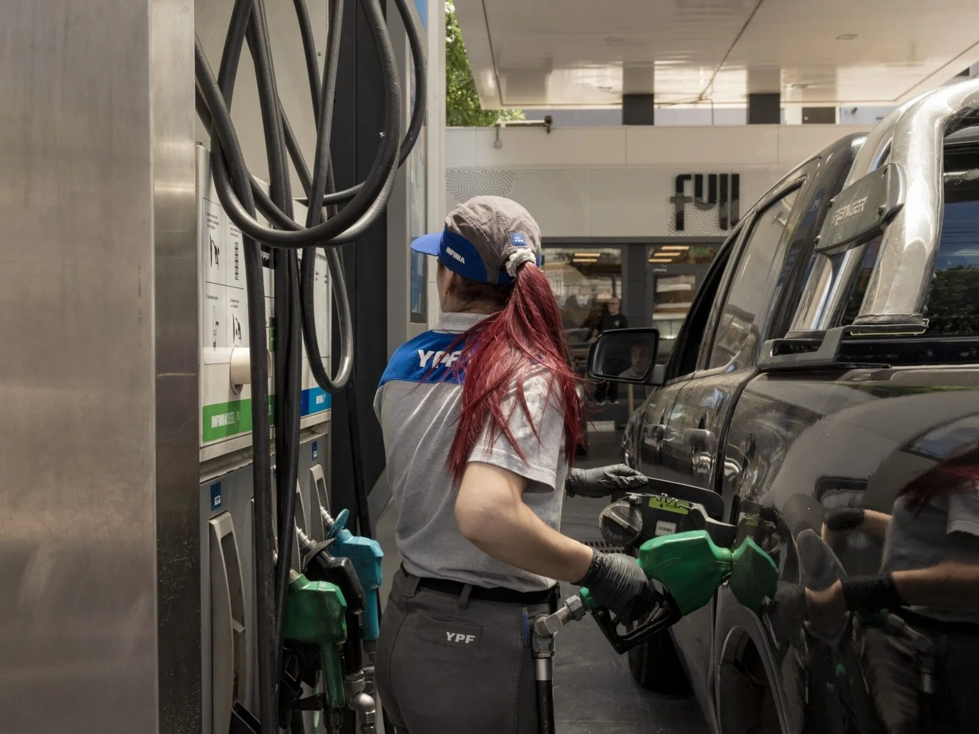 Medidas del Gobierno para Contener Aumentos en Combustibles: Impuestos y Biocombustibles