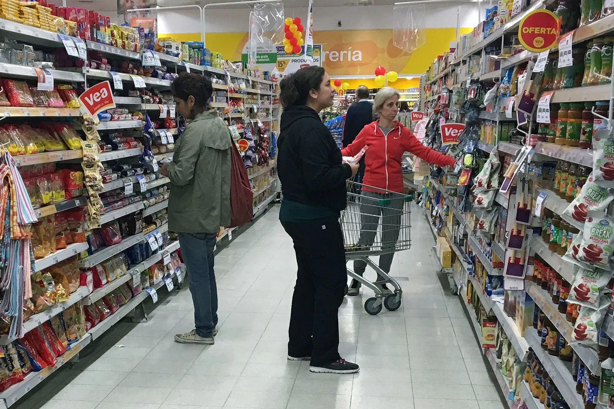 Ajustes en el Consumo Familiar: Análisis de la Caída en Ventas de Supermercados