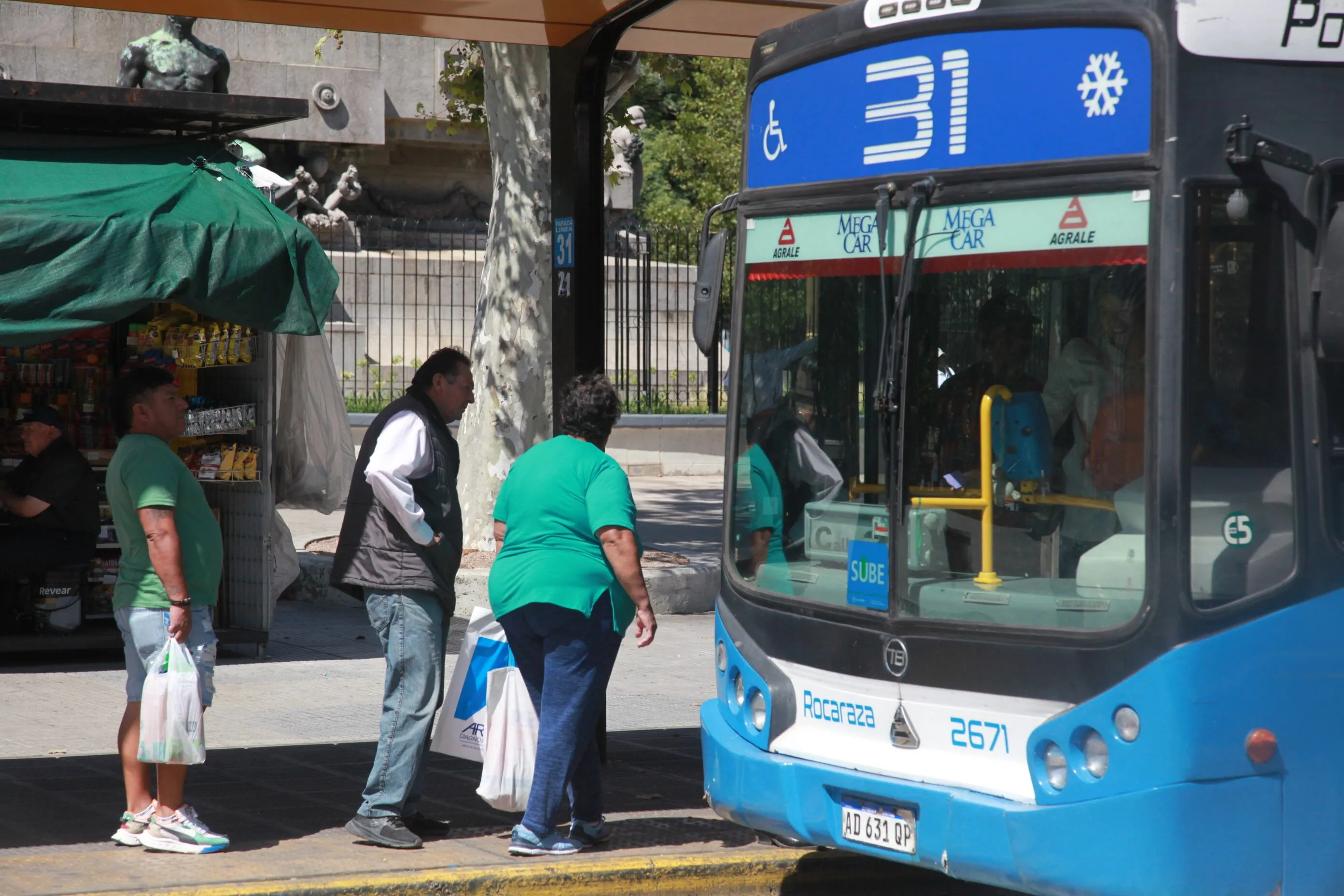 Ajustes Tarifarios en Servicios Públicos: Impacto en el Consumidor