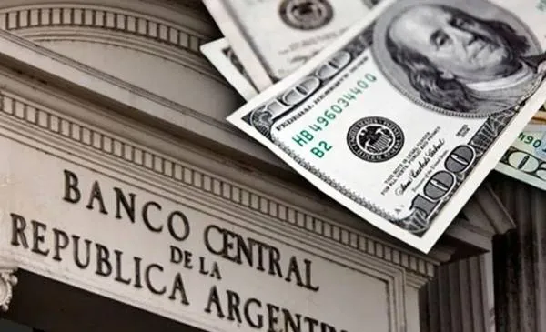 El Banco Central de Argentina Registra Compras Récord de Divisas en un Contexto de Tensión Cambiaria