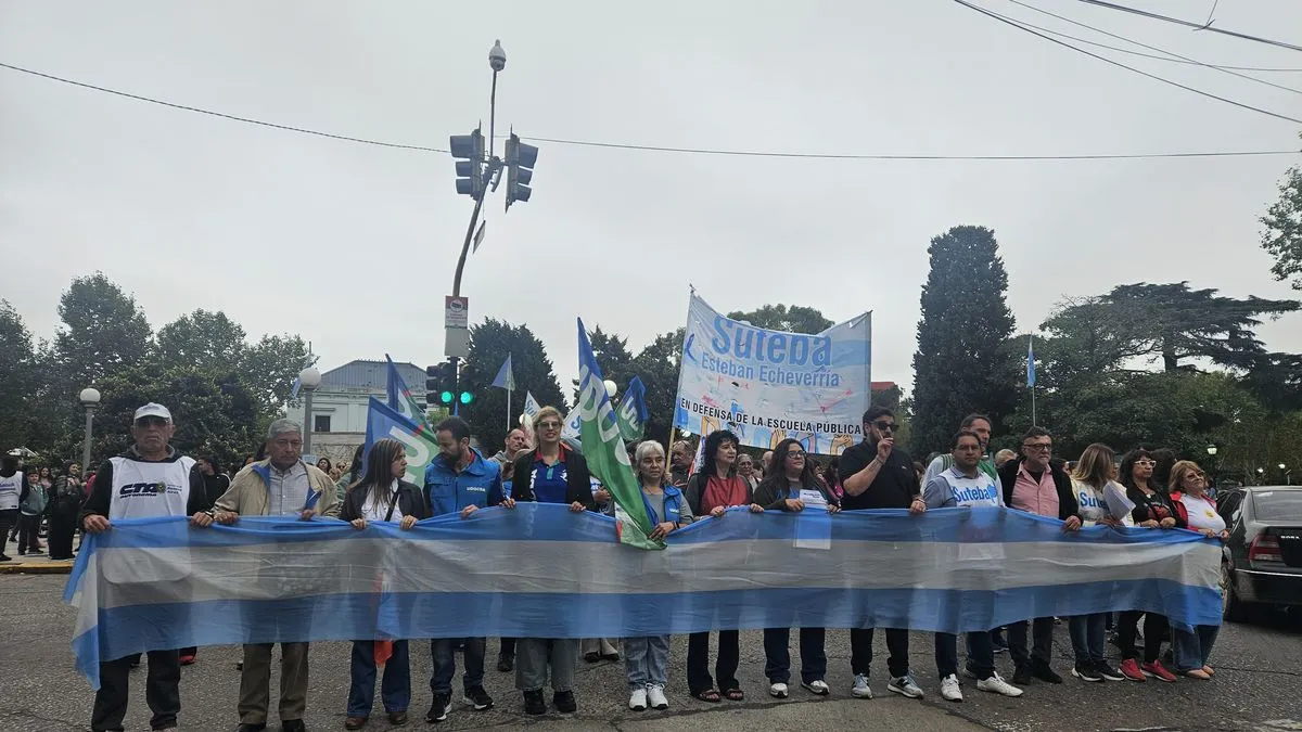 Movilización de Docentes en Monte Grande por Deuda de Jubilaciones con ANSES