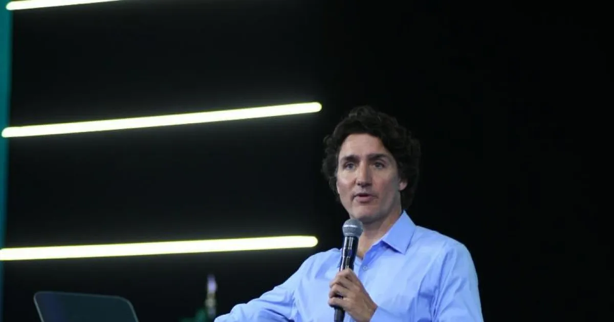 Justin Trudeau Defiende el Impuesto a los Ricos en la Convención Bancaria