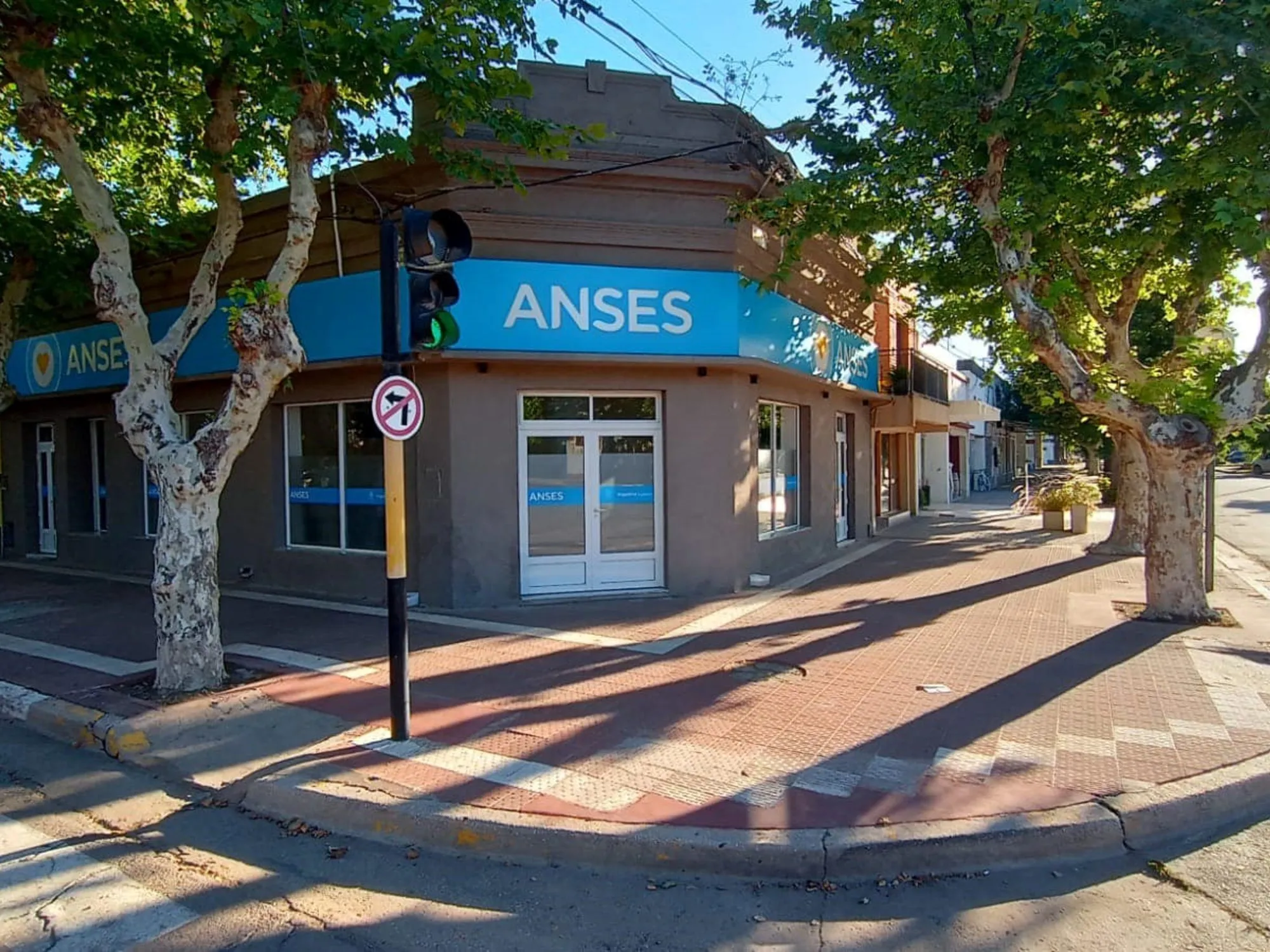 Aumentos y Bonos para Jubilados y Empleados en Abril de 2026