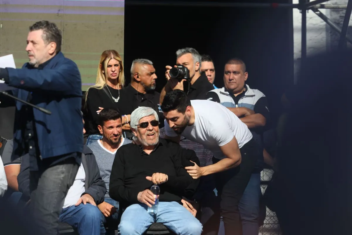 Análisis del Pacto entre Moyano y el Gobierno: Implicaciones en las Paritarias y el Sector Sindical