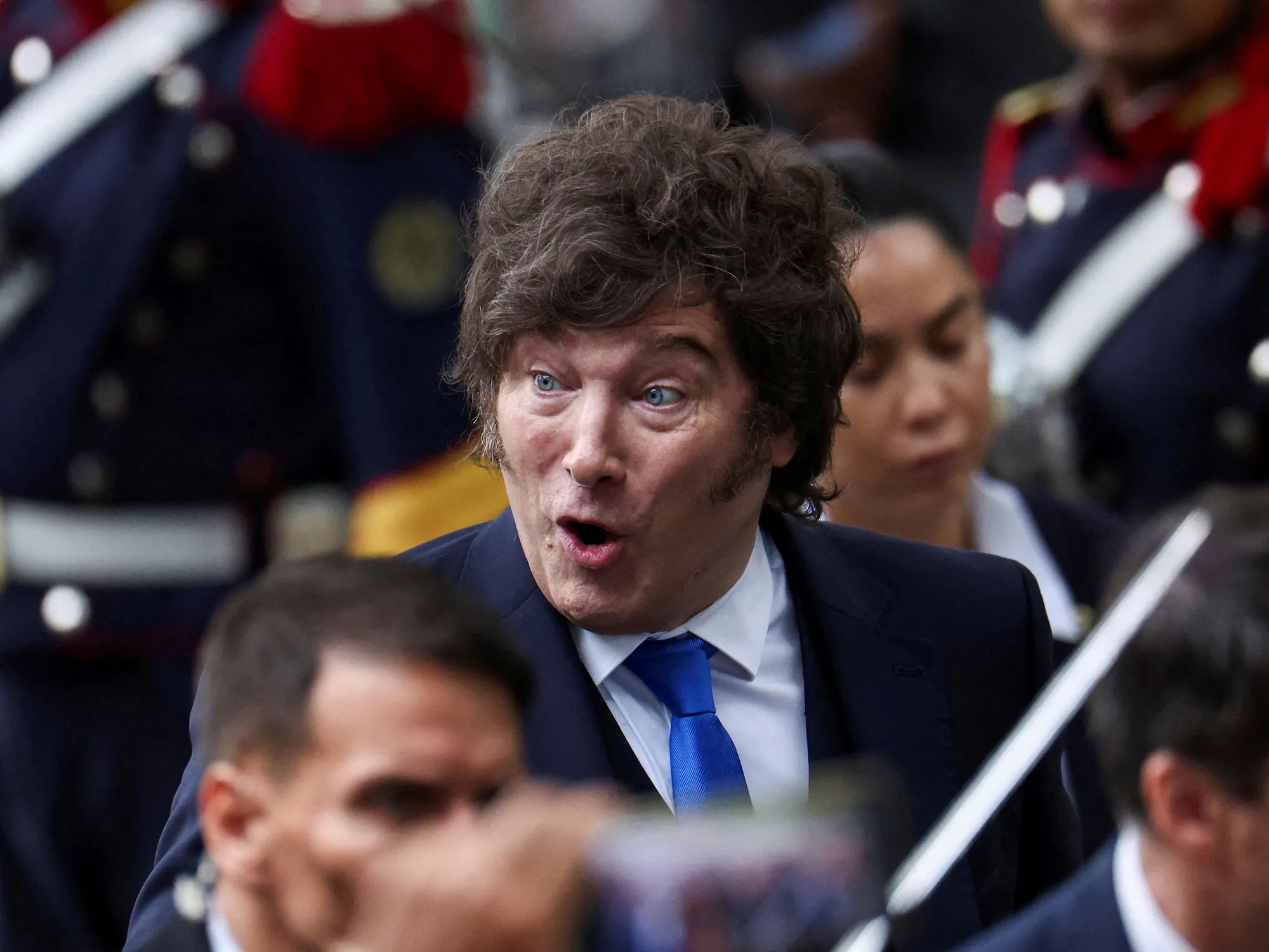 Javier Milei: Desafíos en la Lucha Contra la Inflación y Ajustes de Precios Regulados