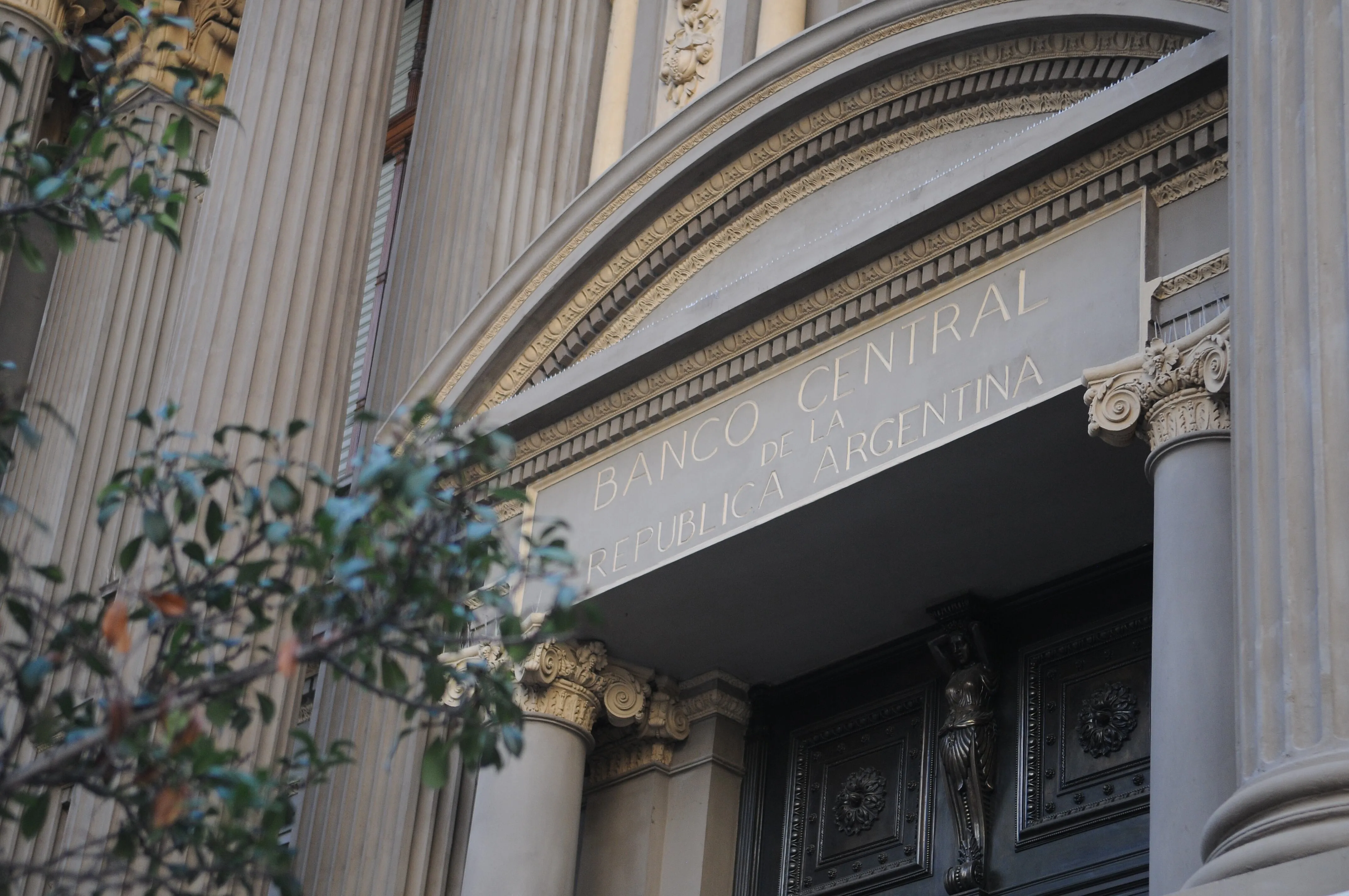 Análisis de la Política Monetaria en Argentina: Desafíos y Limitaciones