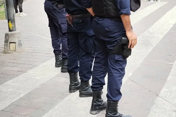 Incidente en ANSES: Mujer se atrinchera con arma en Tandil