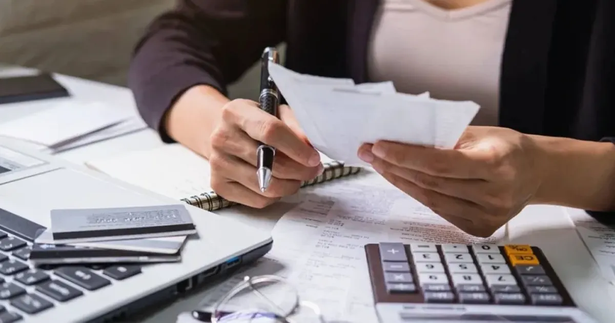 Desafíos Financieros en la Economía Doméstica: Estrategias para Evitar el Endeudamiento