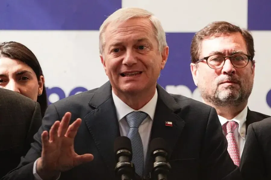 Análisis del Plan Económico de José Antonio Kast: Implicaciones Fiscales y Sociales