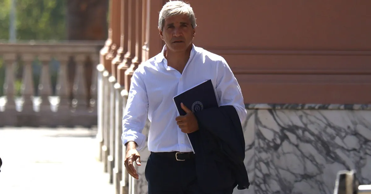 Análisis del Superávit Fiscal en Argentina: Privatizaciones y Deuda Flotante