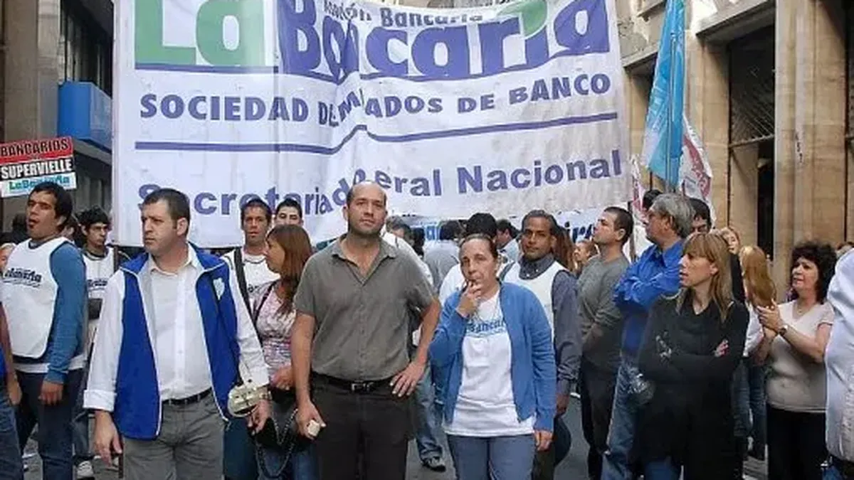 Incremento Salarial en el Sector Bancario: Sueldo Inicial Supera los $2,2 Millones