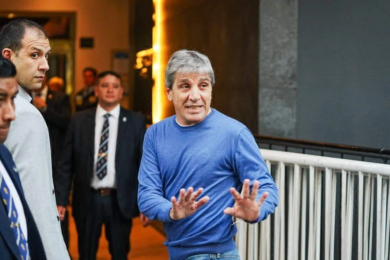 Caputo Minimiza Controversias en el Argentina Week y Promete Nuevas Inversiones