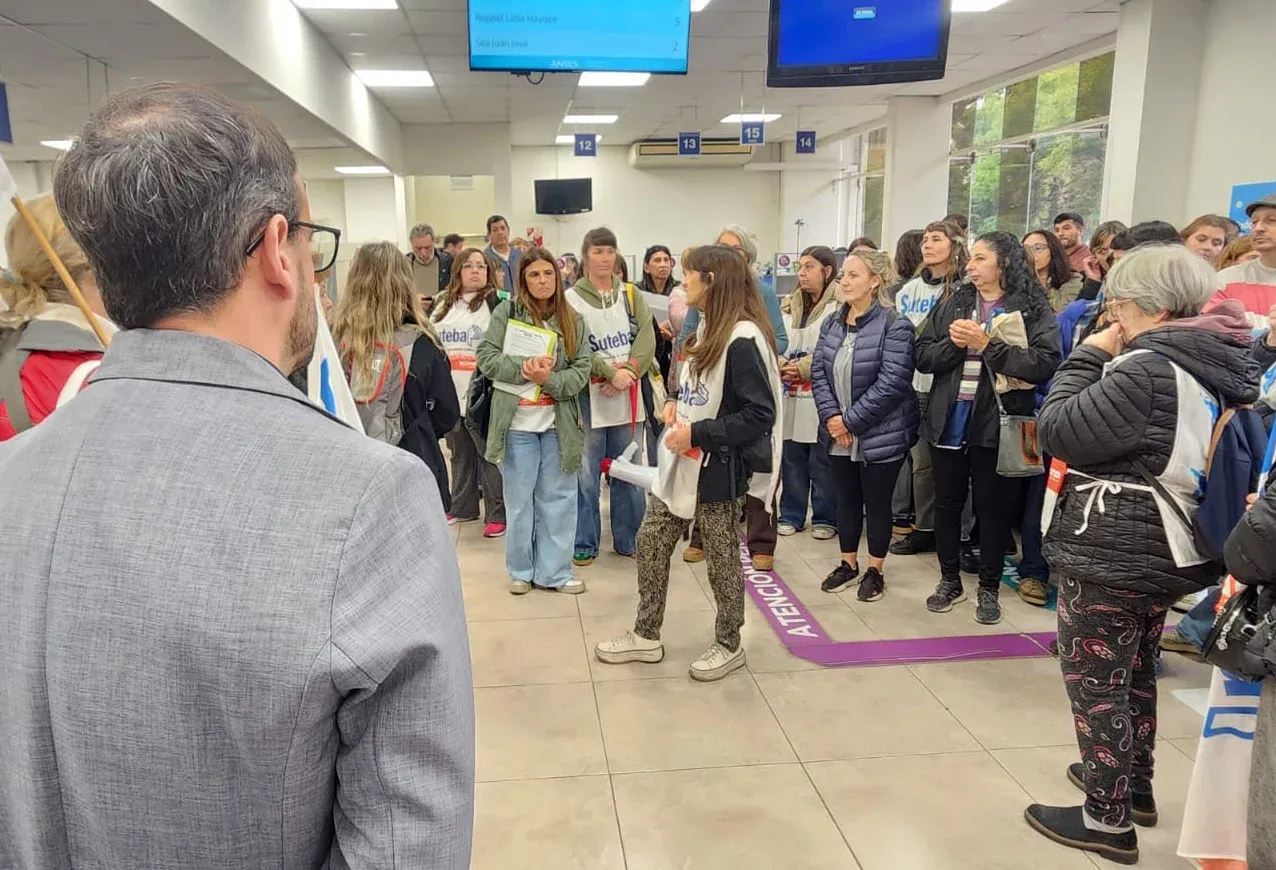 Movilización de Suteba Tandil: Defensa del IPS y Rechazo al Ajuste Nacional