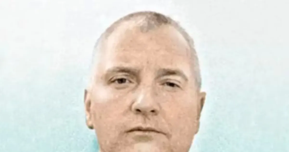 Investigación sobre el Titular de Arca: Andrés Vázquez y sus Propiedades en el Extranjero