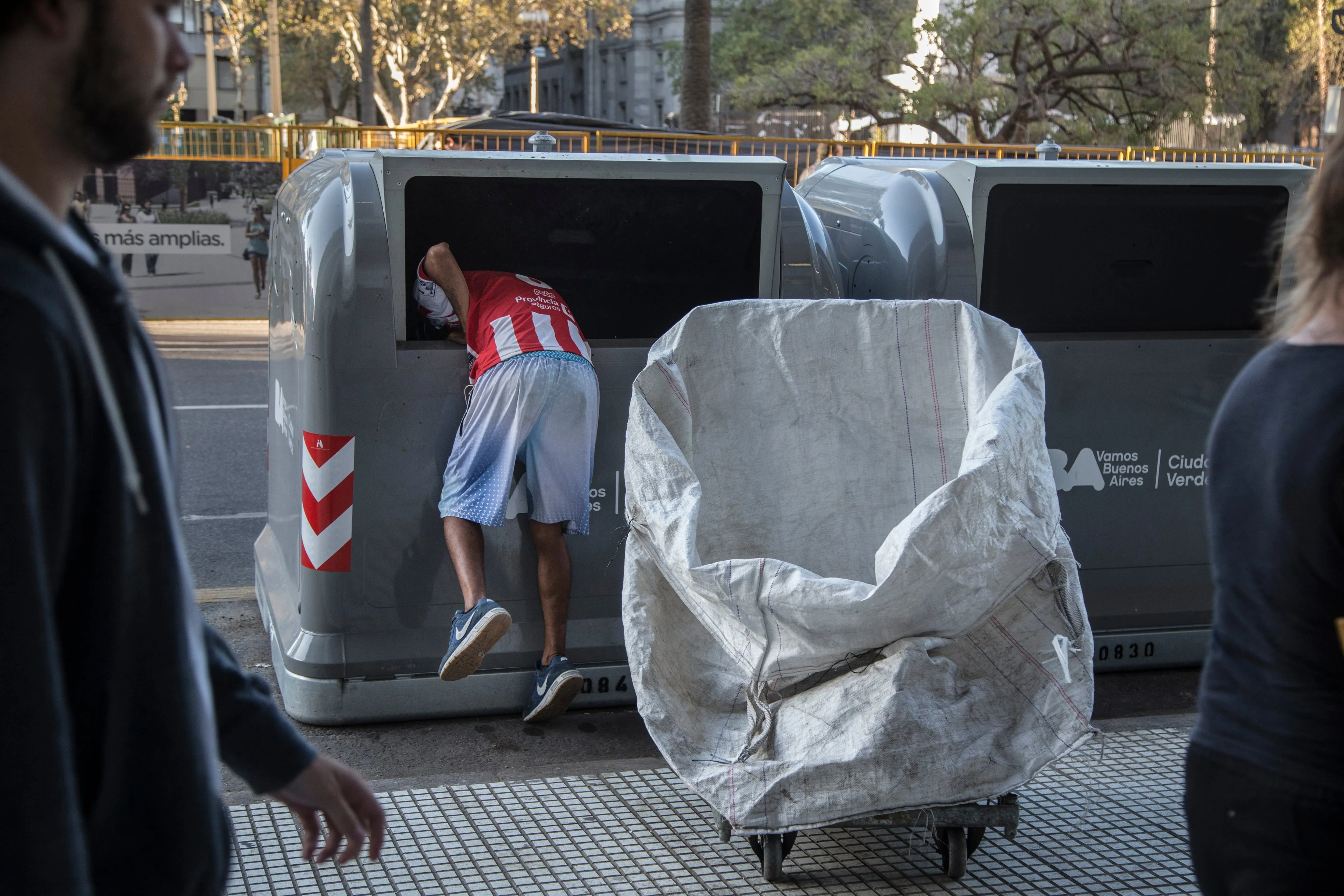 Análisis de la Pobreza en Argentina: Desafíos en un Contexto de Inflación y Despidos