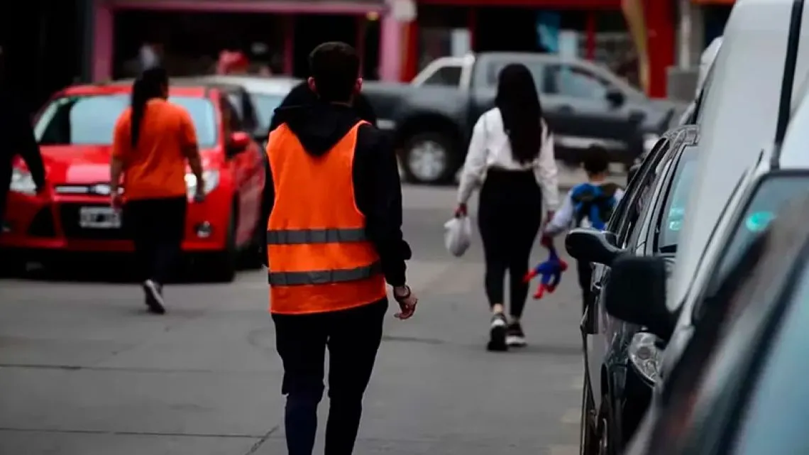 Los Naranjitas: Un Impuesto Encubierto que Beneficia a la Política