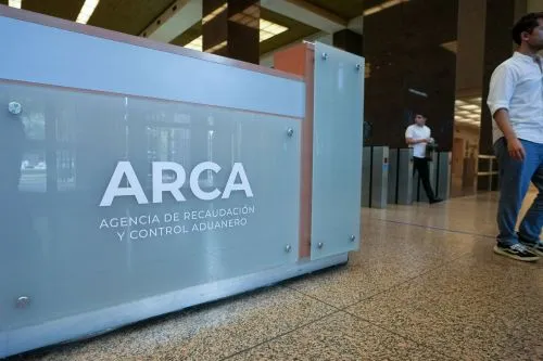 Análisis de la Caída en la Recaudación Impositiva: Factores y Consecuencias