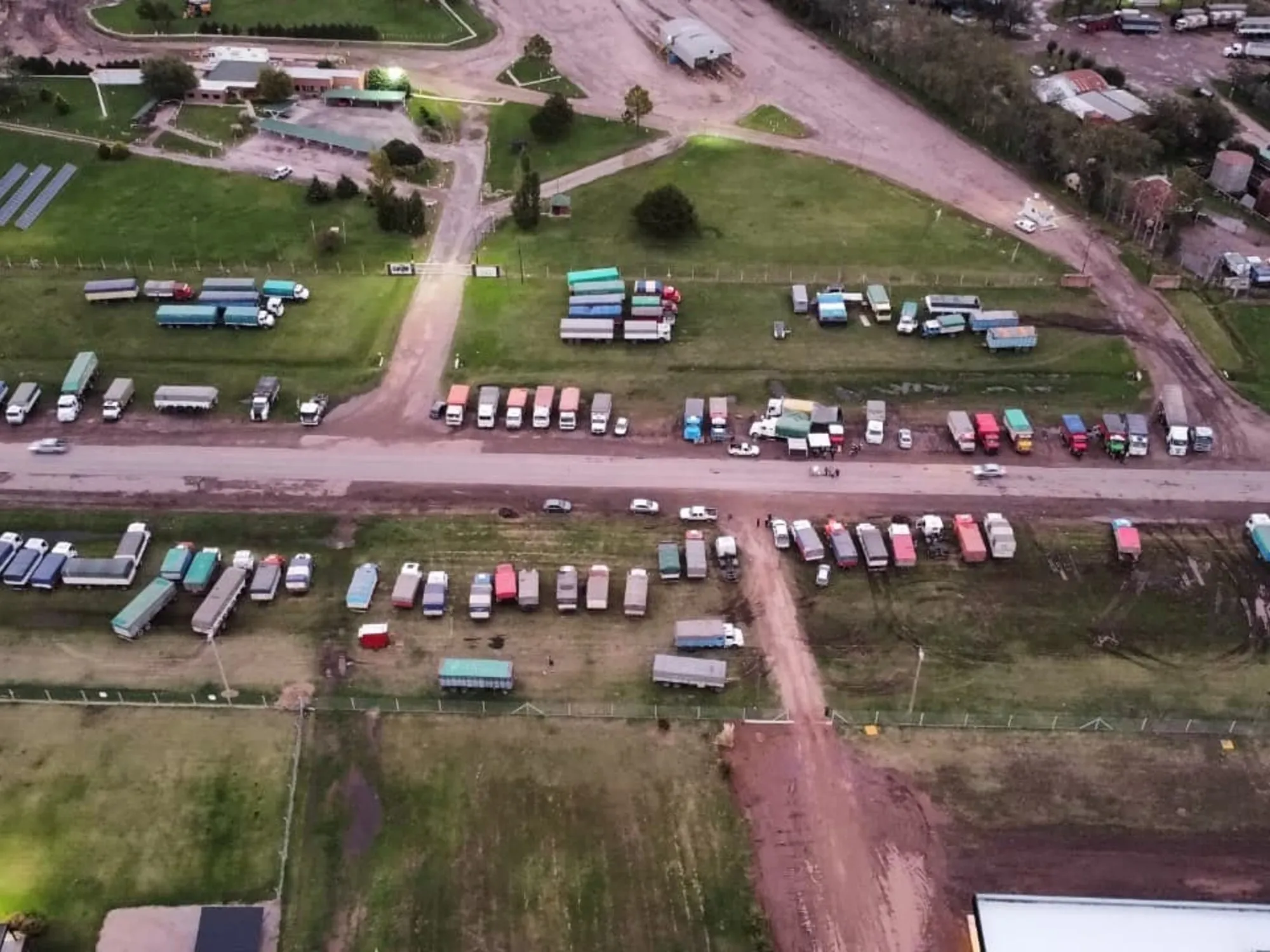 Crisis en el Transporte de Granos: Transportistas Exigen Diálogo Urgente con el Gobierno