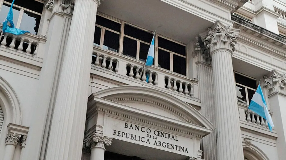 El Banco Central reduce encajes para mejorar el acceso al crédito en Argentina