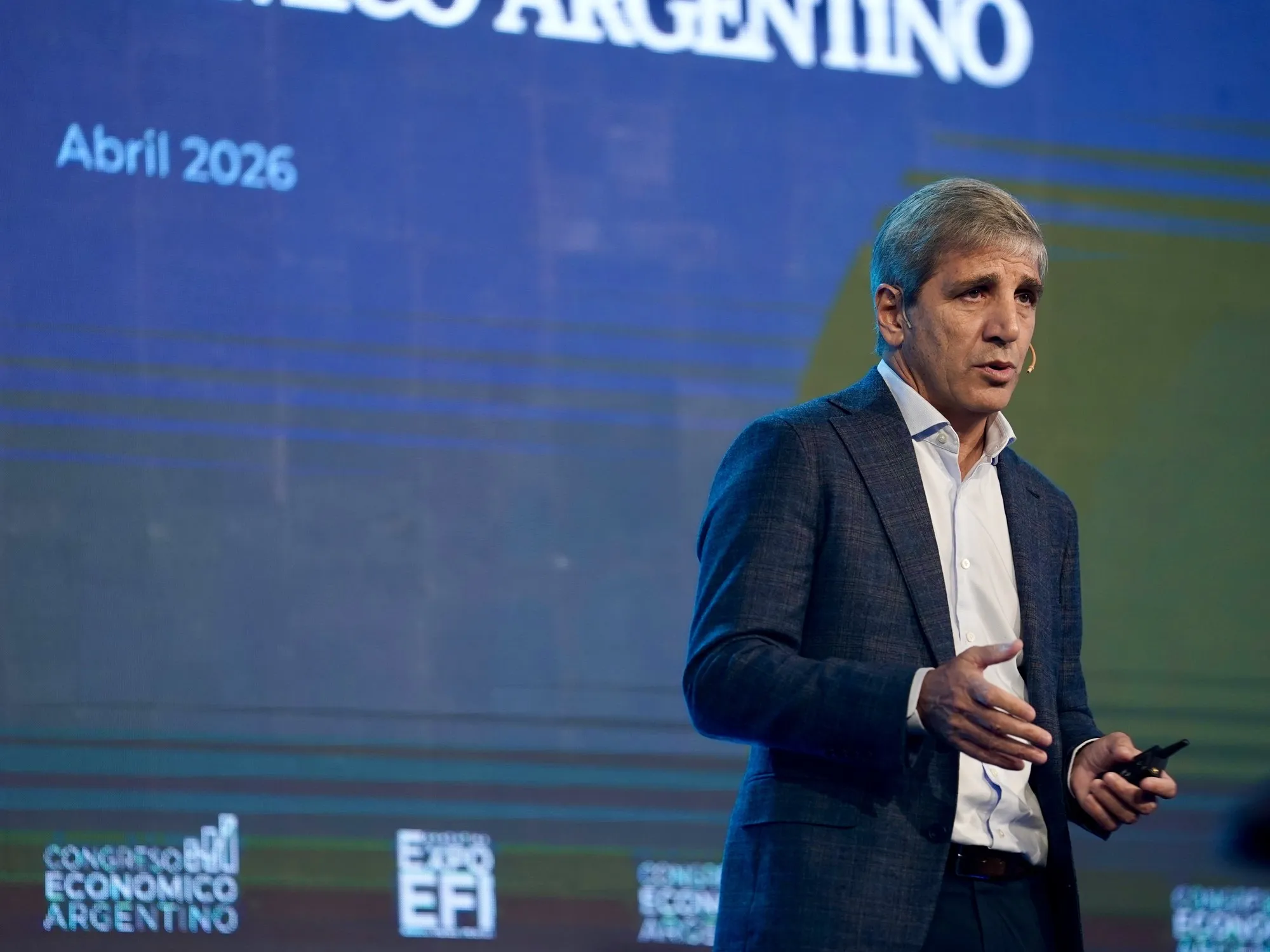 Luis Caputo Optimista sobre la Inflación y el Crecimiento Económico en Argentina