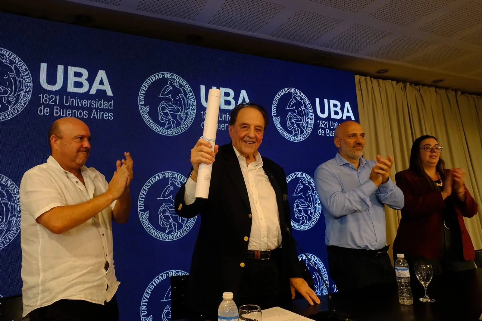 Carlos Heller Recibe Reconocimiento Honorario por su Trayectoria en Banca Cooperativa y Política