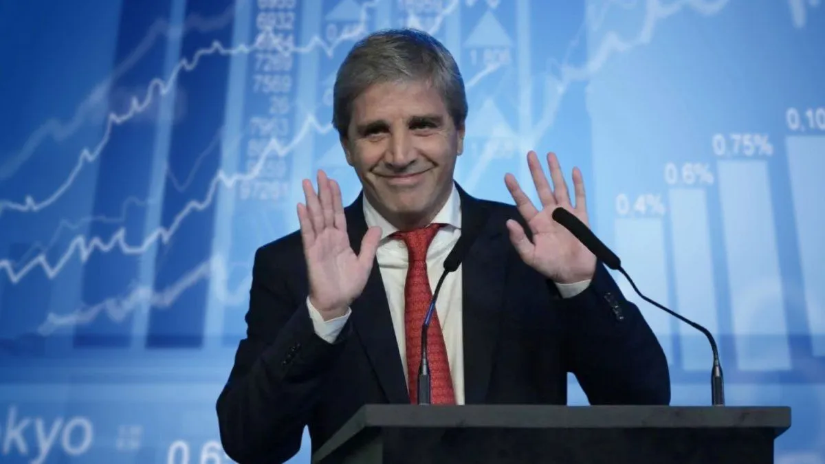 El Gobierno Argentino y el FMI: Estrategias para el Superávit Fiscal en Tiempos de Crisis