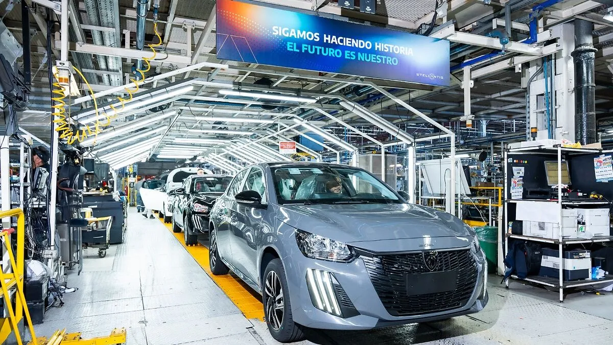 Stellantis Reduce Turnos en la Planta de El Palomar por Caída en la Producción Automotriz