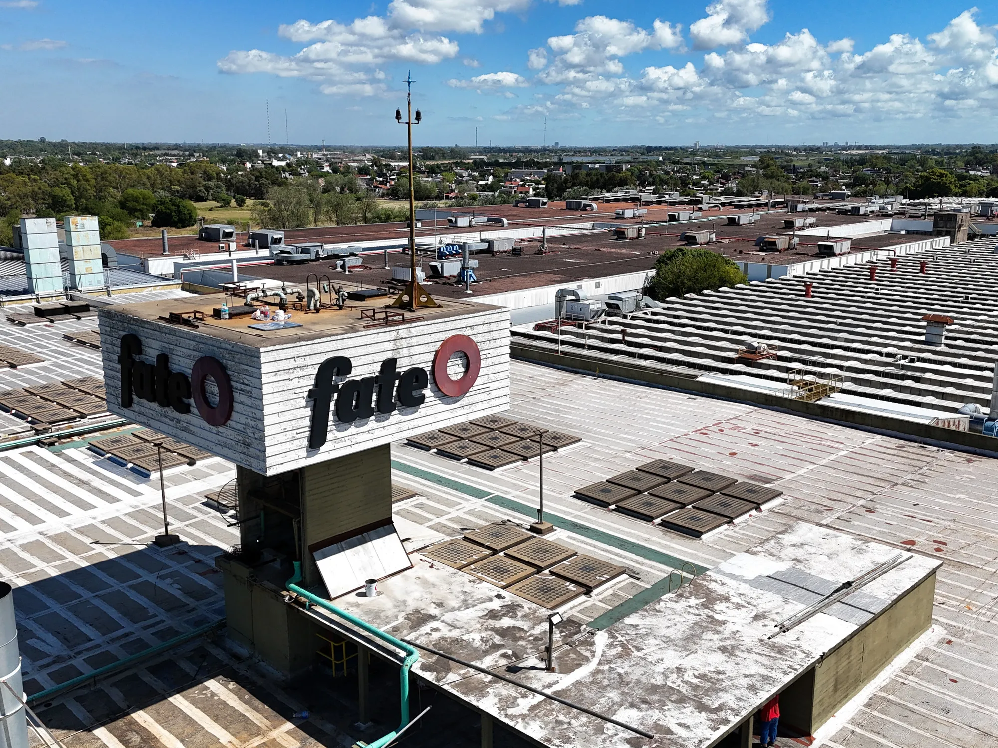 Conflicto Laboral en FATE: Avances y Desafíos en el Pago de Salarios