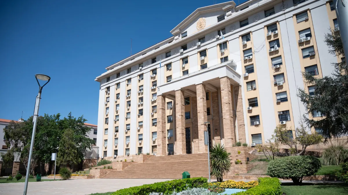 Análisis de las Cuentas Fiscales en Mendoza: Tendencias y Proyecciones