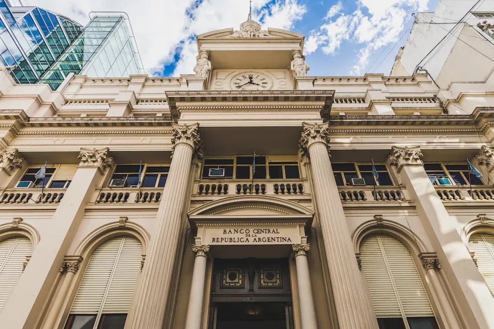 Análisis de la Compra de US$ 3.658 Millones por el Tesoro al Banco Central