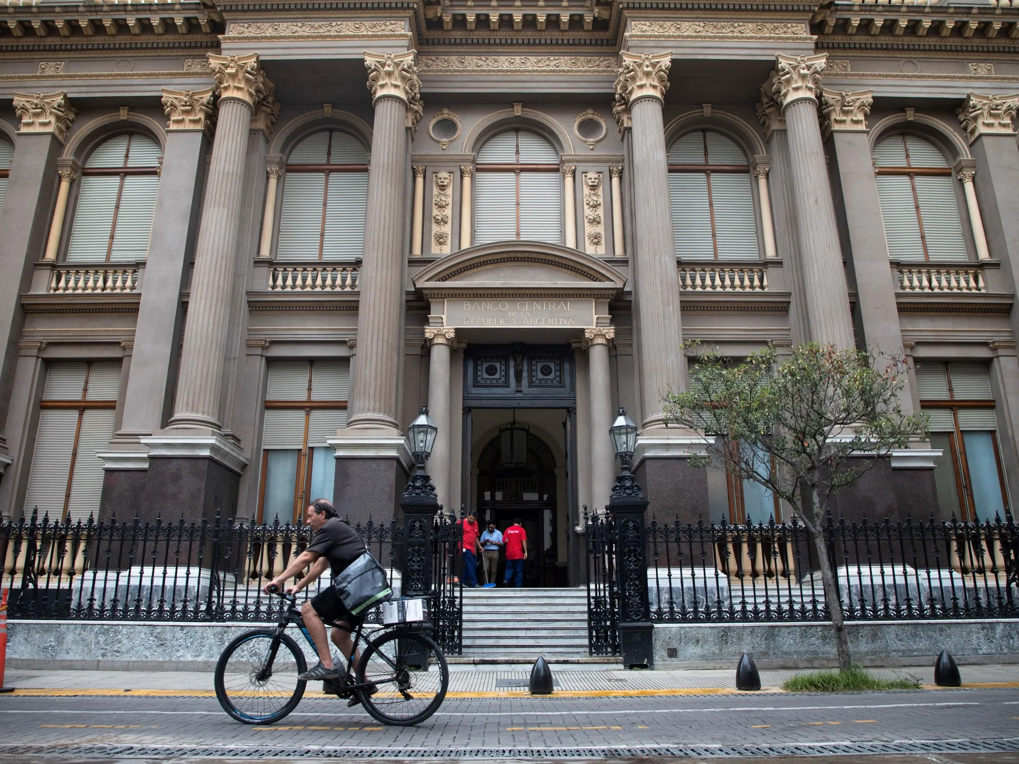 El Banco Central Autoriza el Giro de Dividendos de 2025 en Tres Cuotas