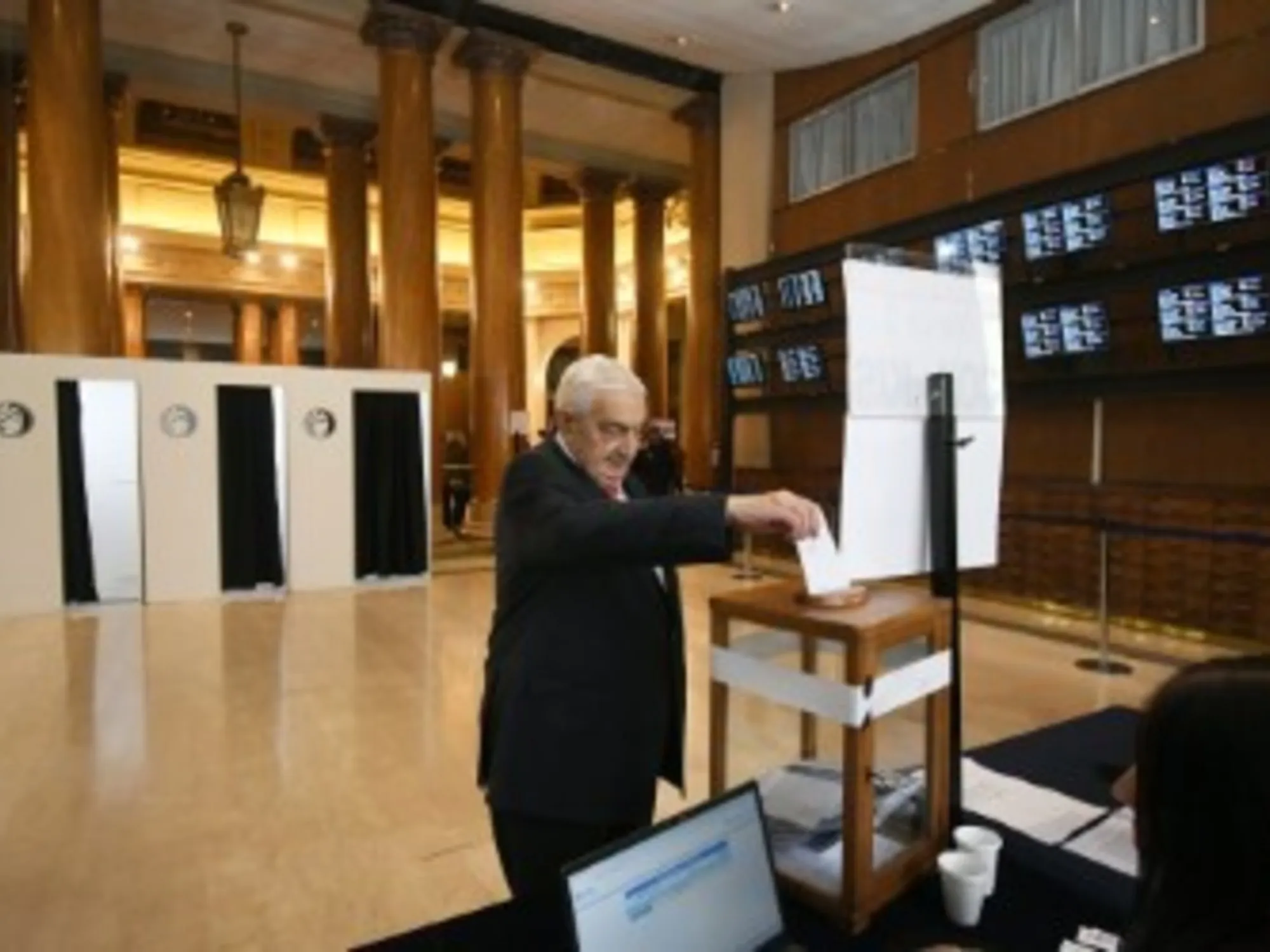 Resultados de las Elecciones en la Bolsa de Comercio de Buenos Aires: Adelmo Gabbi Continúa al Mando